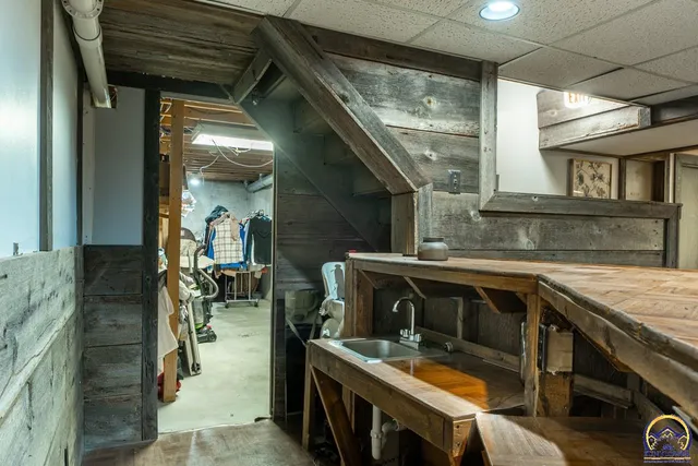 $350,000 | 1033 Southwest Marge Court, Topeka, KS 66615