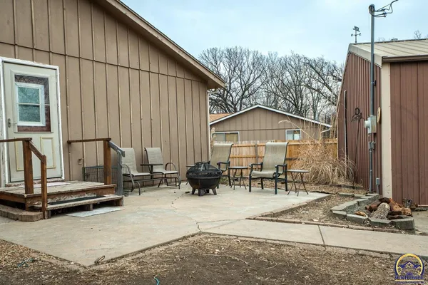 $320,500 | 1033 Southwest Marge Court, Topeka, KS 66615