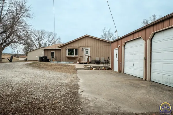 $320,500 | 1033 Southwest Marge Court, Topeka, KS 66615