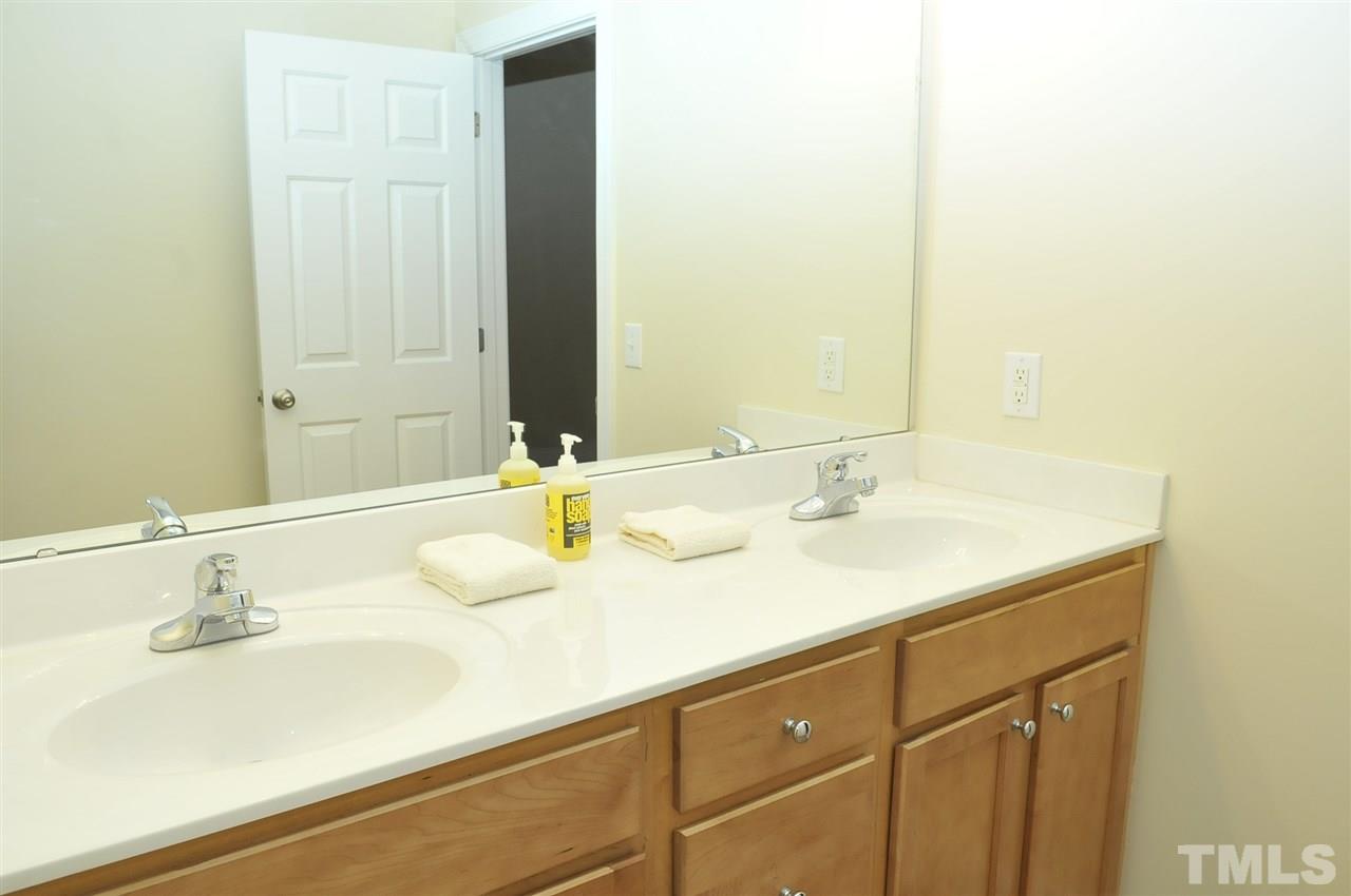10571 Evergreen Spring Place Raleigh, NC 27614 - Photo 10 of 19