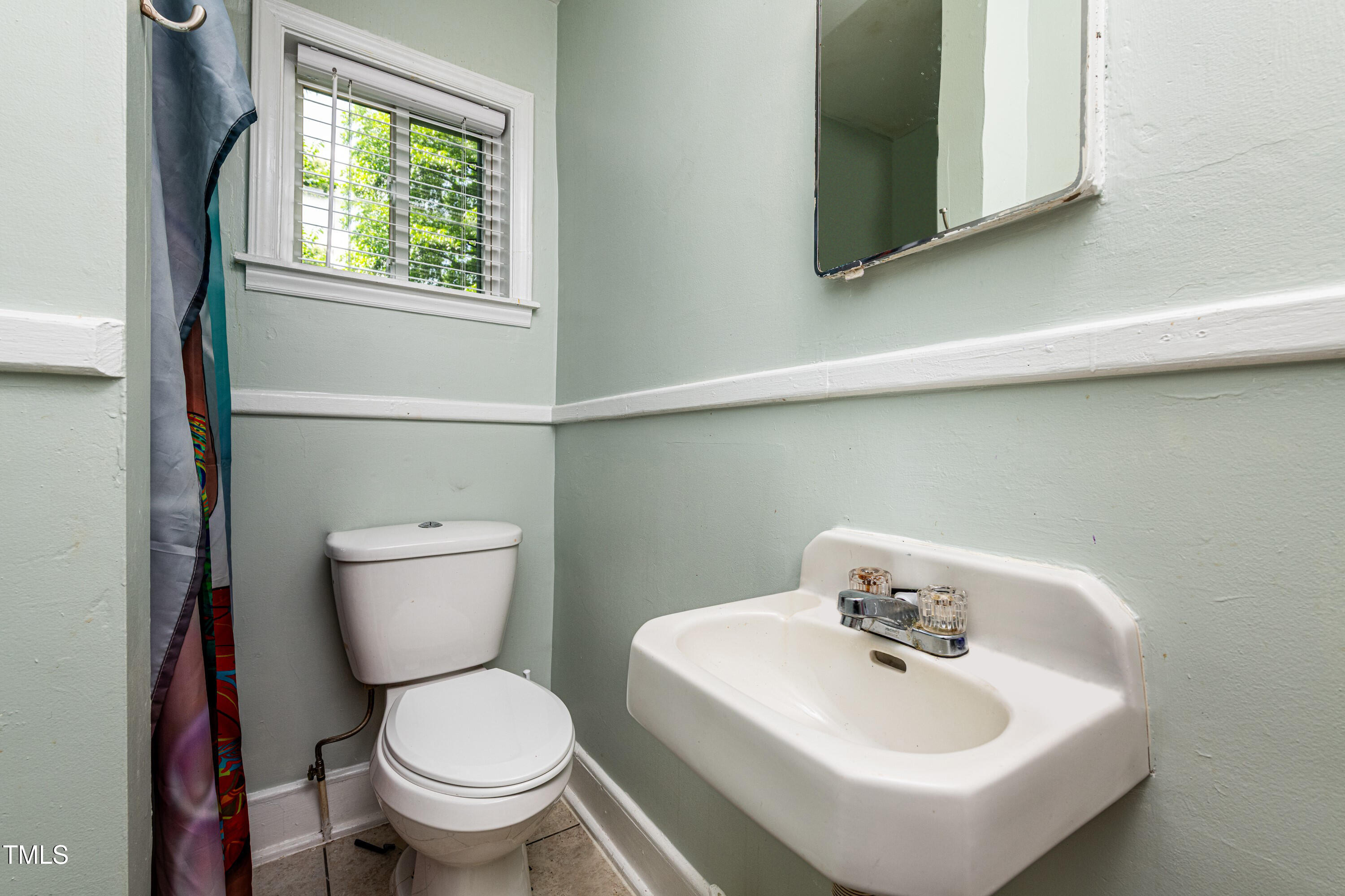 806 Eva Street Durham, NC 27701 - Photo 15 of 22 021_Bathroom