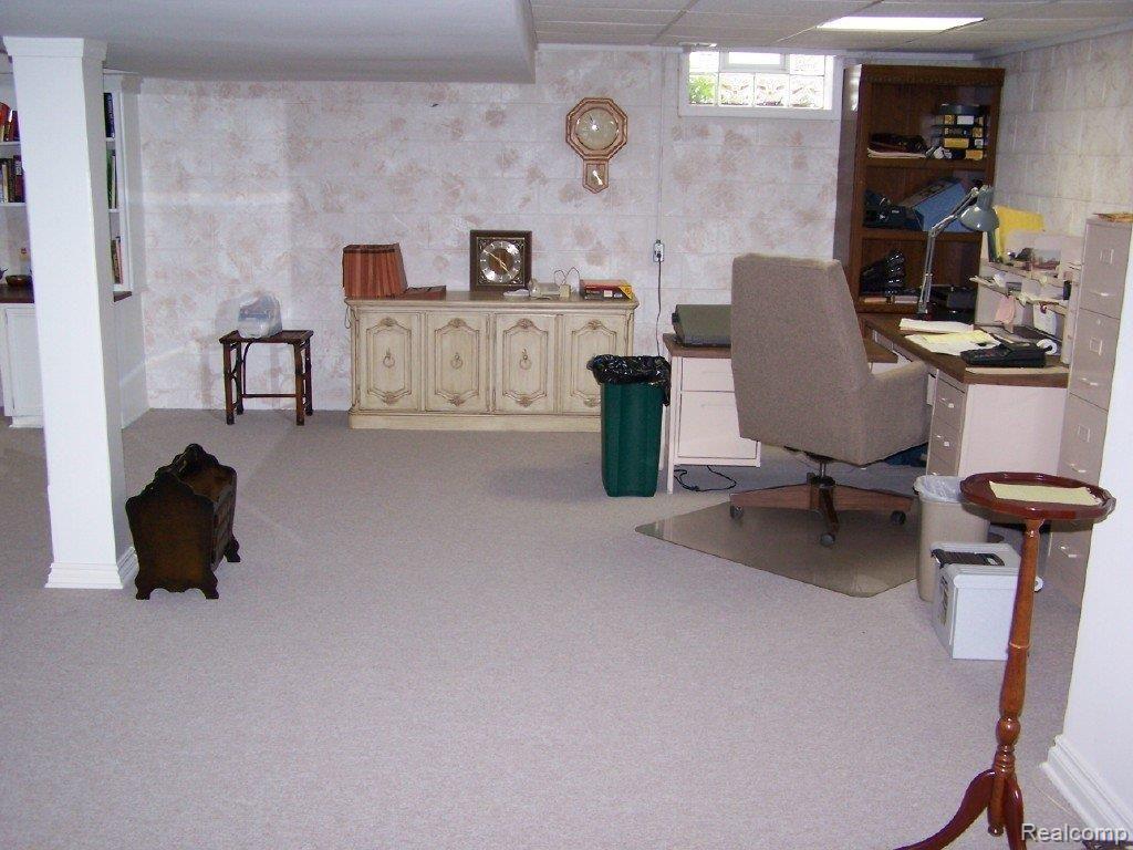 1836 East Hamlin Road Rochester, MI 48307 - Photo 14 of 25 LL Family Rm