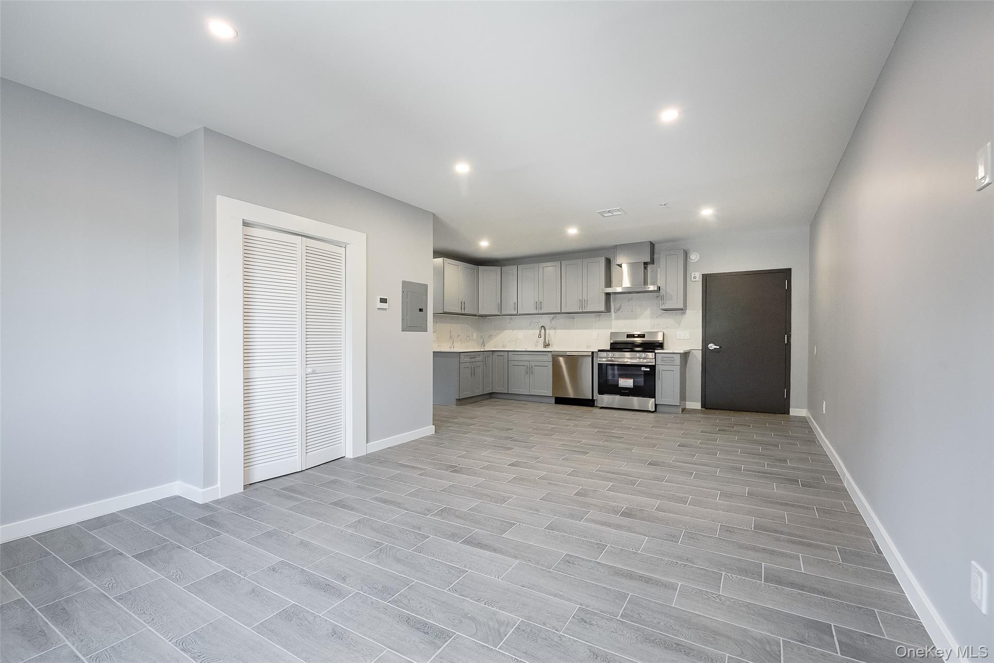 126 Innis Avenue, Unit 24 Poughkeepsie, NY 12601 - Photo 3 of 10