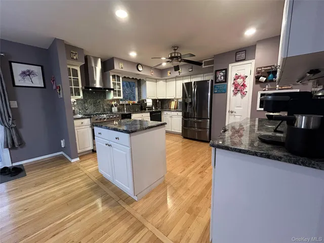 $925,000 | 839 Pine Avenue, West Islip, NY 11795