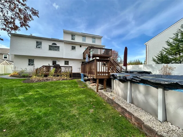 $925,000 | 839 Pine Avenue, West Islip, NY 11795