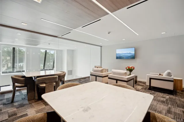 $1,236,500 | 218 Middle Neck Road, Unit 302, Great Neck, NY 11021