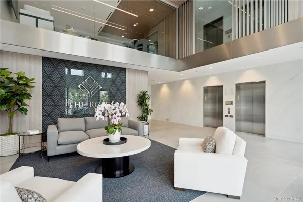 $1,236,500 | 218 Middle Neck Road, Unit 302, Great Neck, NY 11021