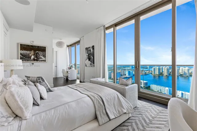 $25,000,000 | 17901 Collins Avenue, Unit TS4205, Sunny Isles Beach, FL 33160