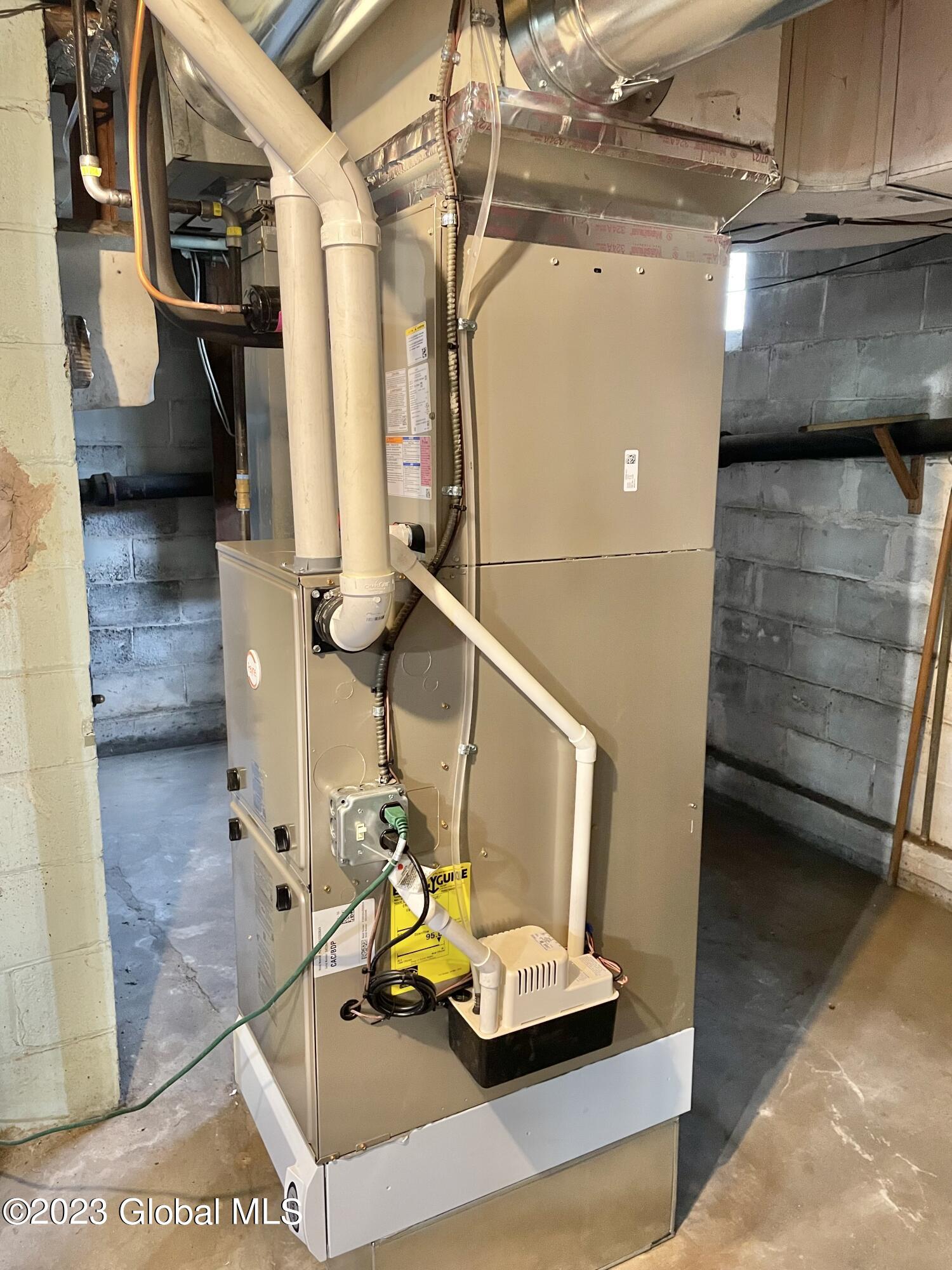 320 Kings Road Schenectady, NY 12304 - Photo 19 of 28 New Gas Furnace/AC