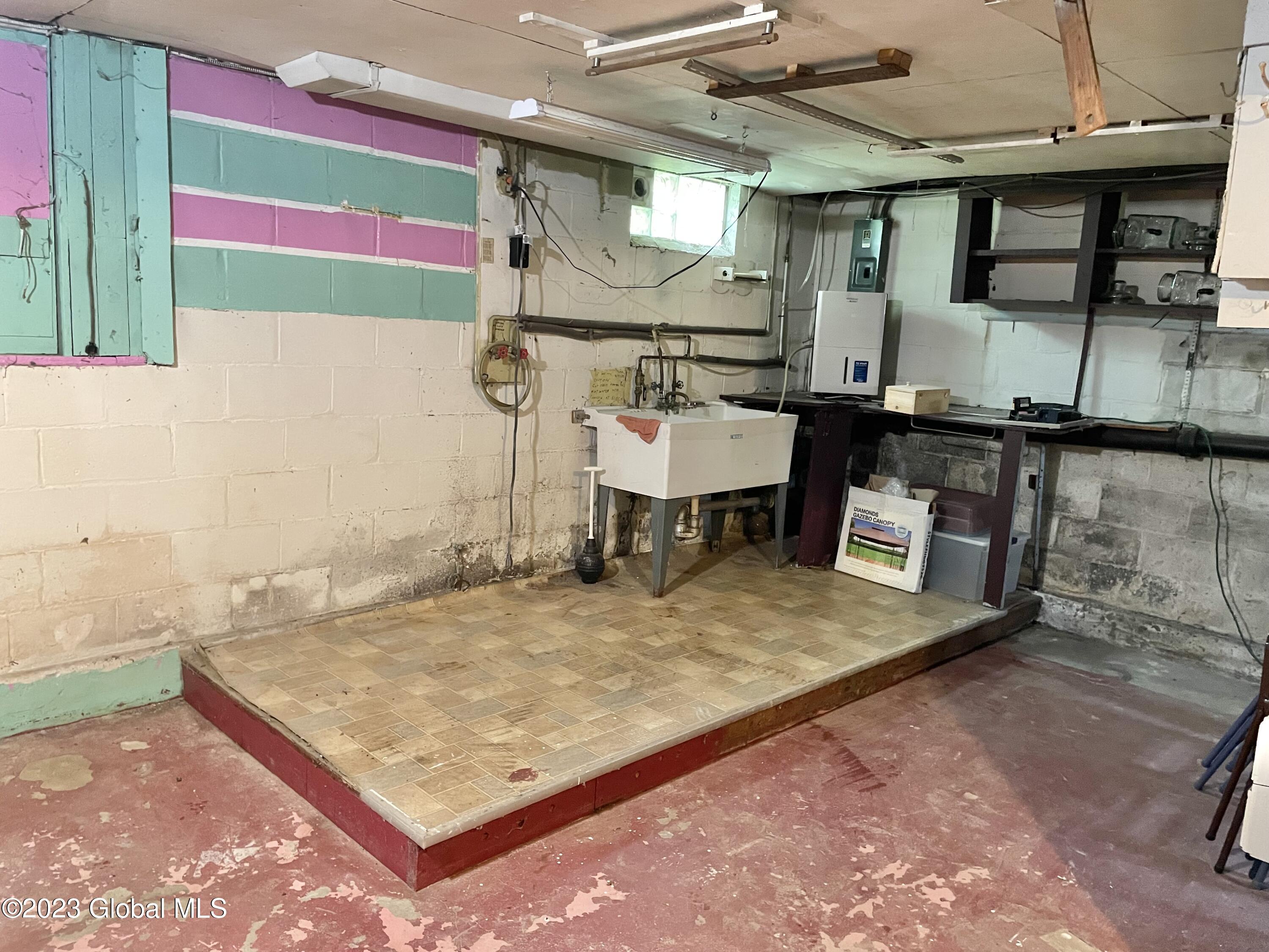 320 Kings Road Schenectady, NY 12304 - Photo 20 of 28 Basement Laundry Area/Hookups