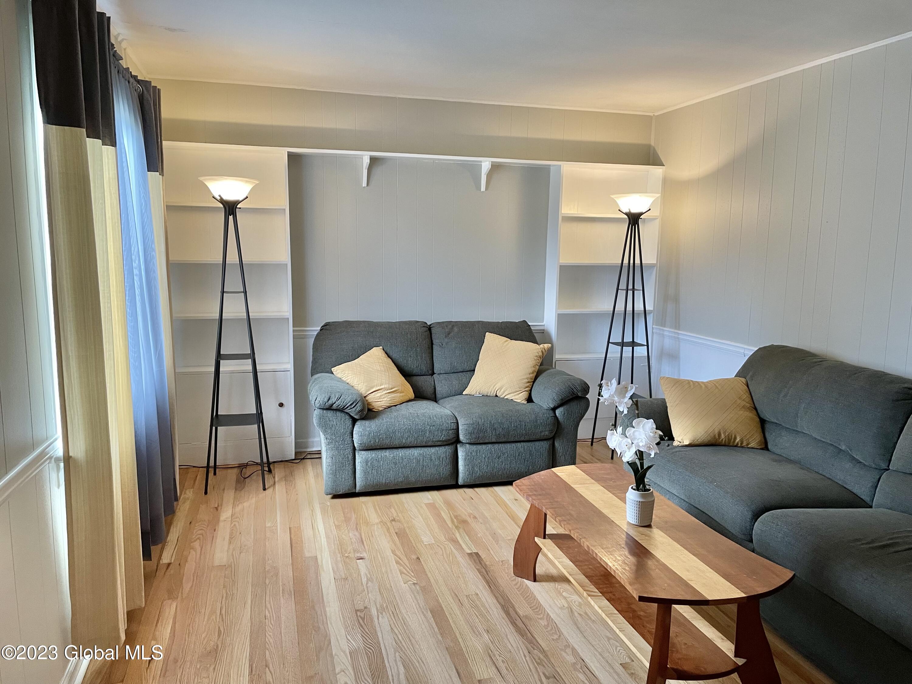 320 Kings Road Schenectady, NY 12304 - Photo 4 of 28 Living Room w/ Built-ins