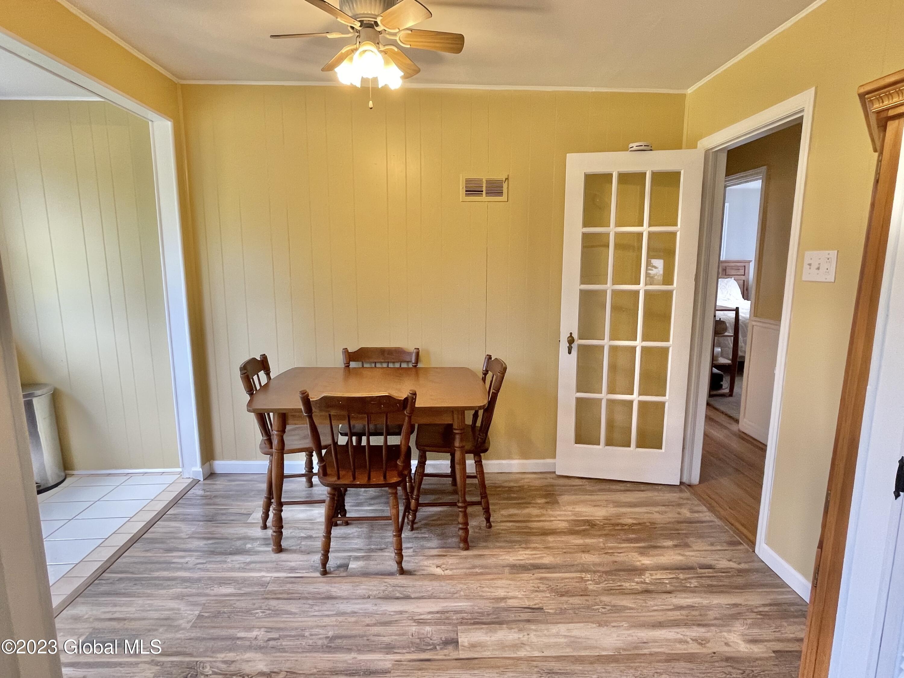 320 Kings Road Schenectady, NY 12304 - Photo 8 of 28 Dining Area