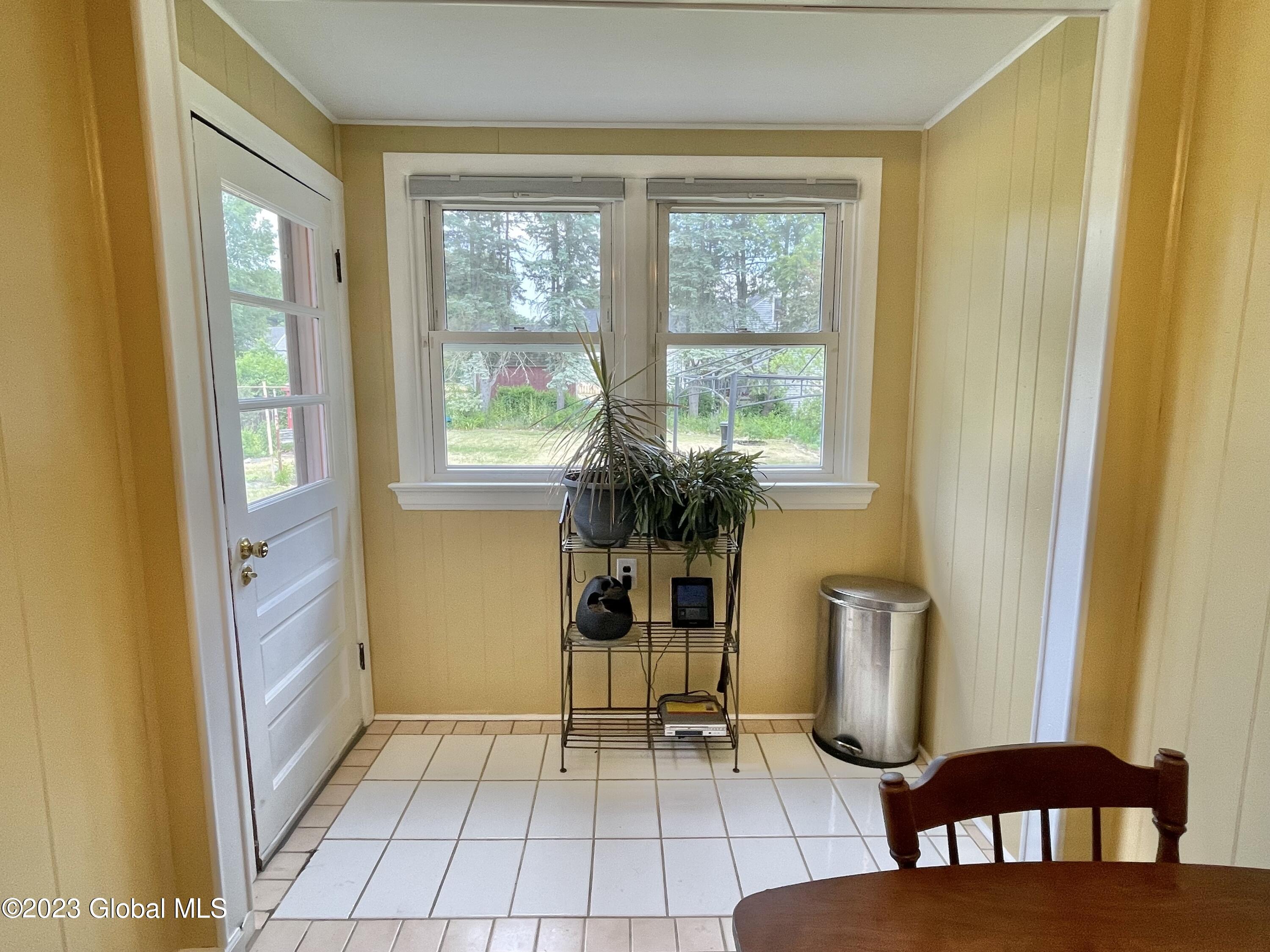 320 Kings Road Schenectady, NY 12304 - Photo 9 of 28 Additional Kitchen/Dining Area Space
