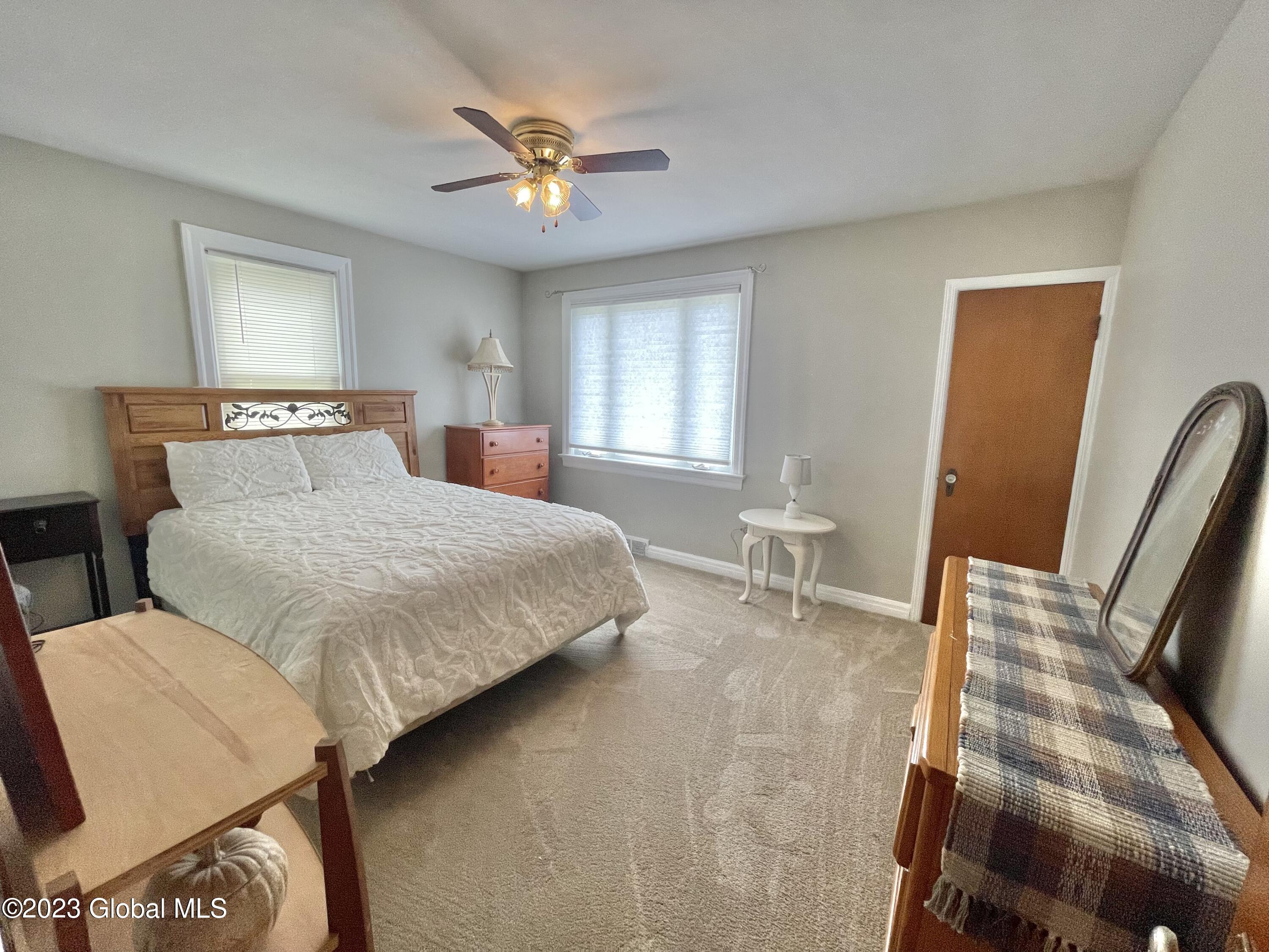 320 Kings Road Schenectady, NY 12304 - Photo 10 of 28 Front/Primary Bedroom