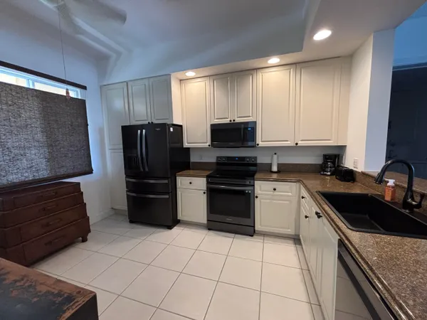$2,900 | 12 Harbour Isle Drive West, Unit 306, Fort Pierce, FL 34949