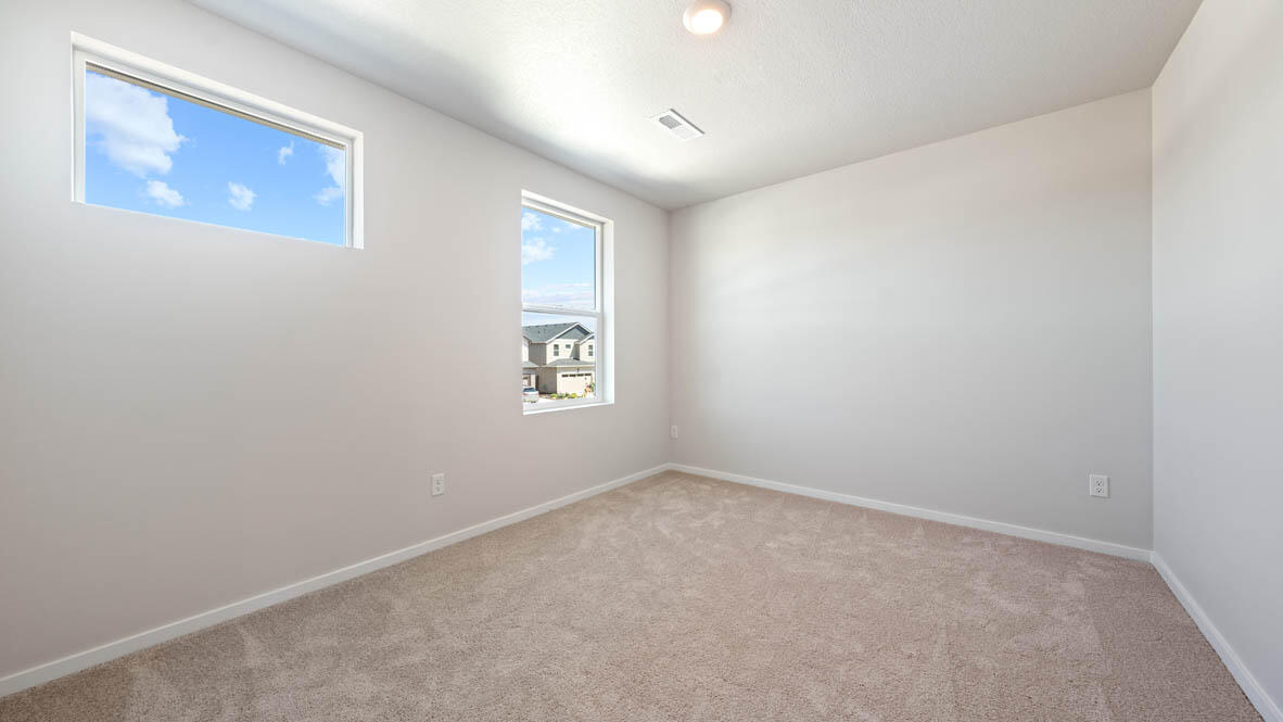 61171 Southeast Splendor Lane Bend, OR 97702 - Photo 14 of 31 014 bedroom