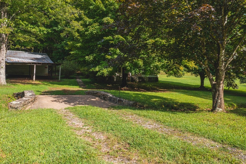 3607 Lone Ivy Road Stuart, VA 24171 - Photo 4 of 36 Gallery Image 4
