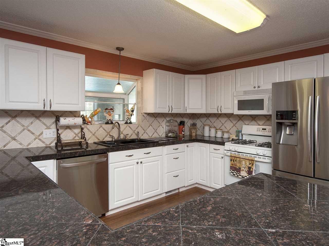 408 State Rd S-39-300 Pickens, SC 29671 - Photo 11 of 36 Gallery Image 11