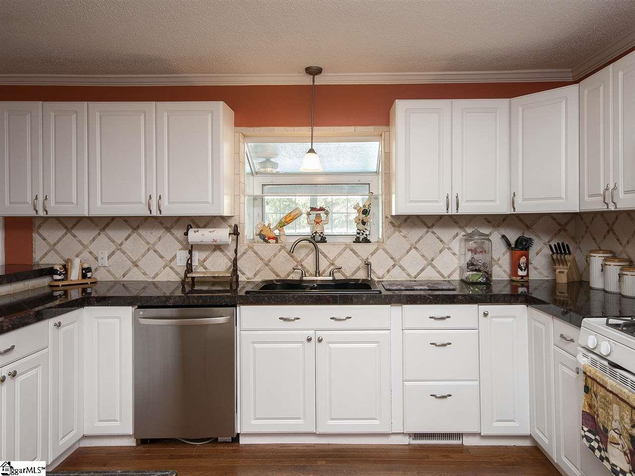 408 State Rd S-39-300 Pickens, SC 29671 - Photo 12 of 36 Gallery Image 12