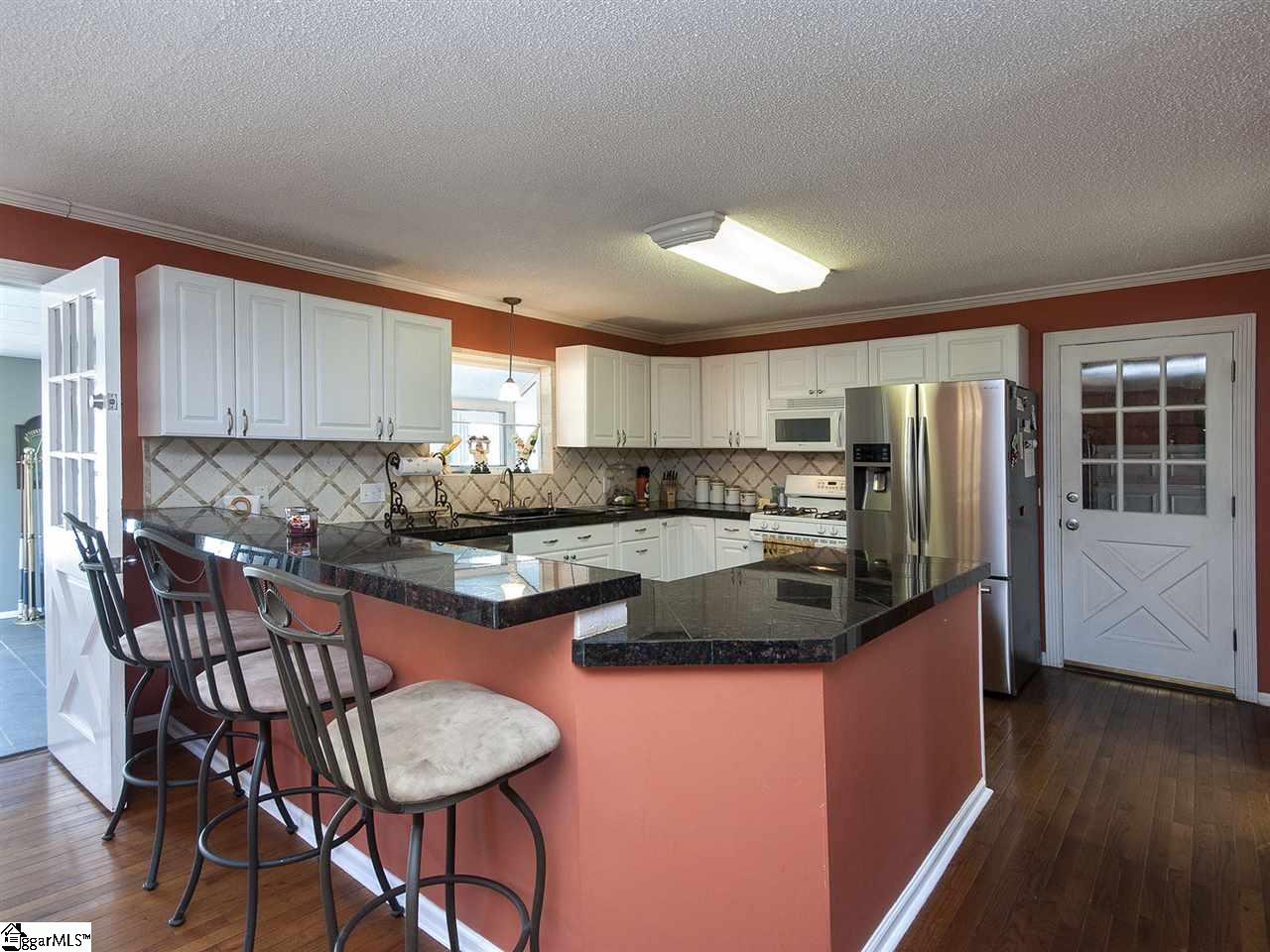 408 State Rd S-39-300 Pickens, SC 29671 - Photo 9 of 36 Gallery Image 9