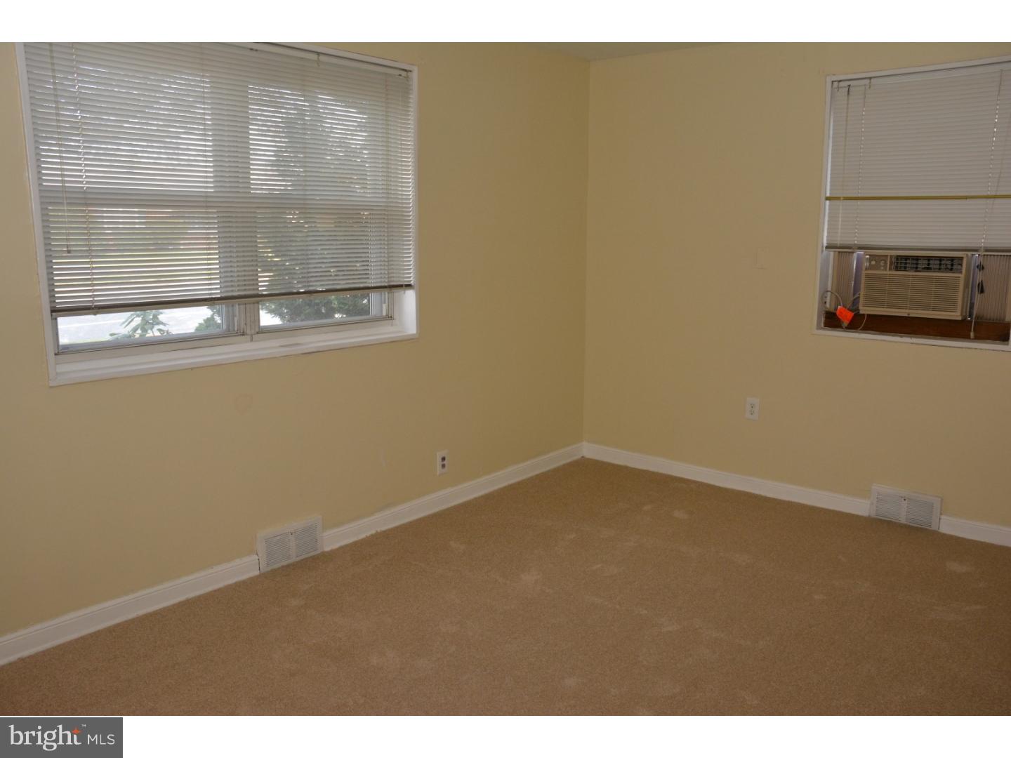 668 Rennard Street Philadelphia, PA 19116 - Photo 7 of 21 Gallery Image 7