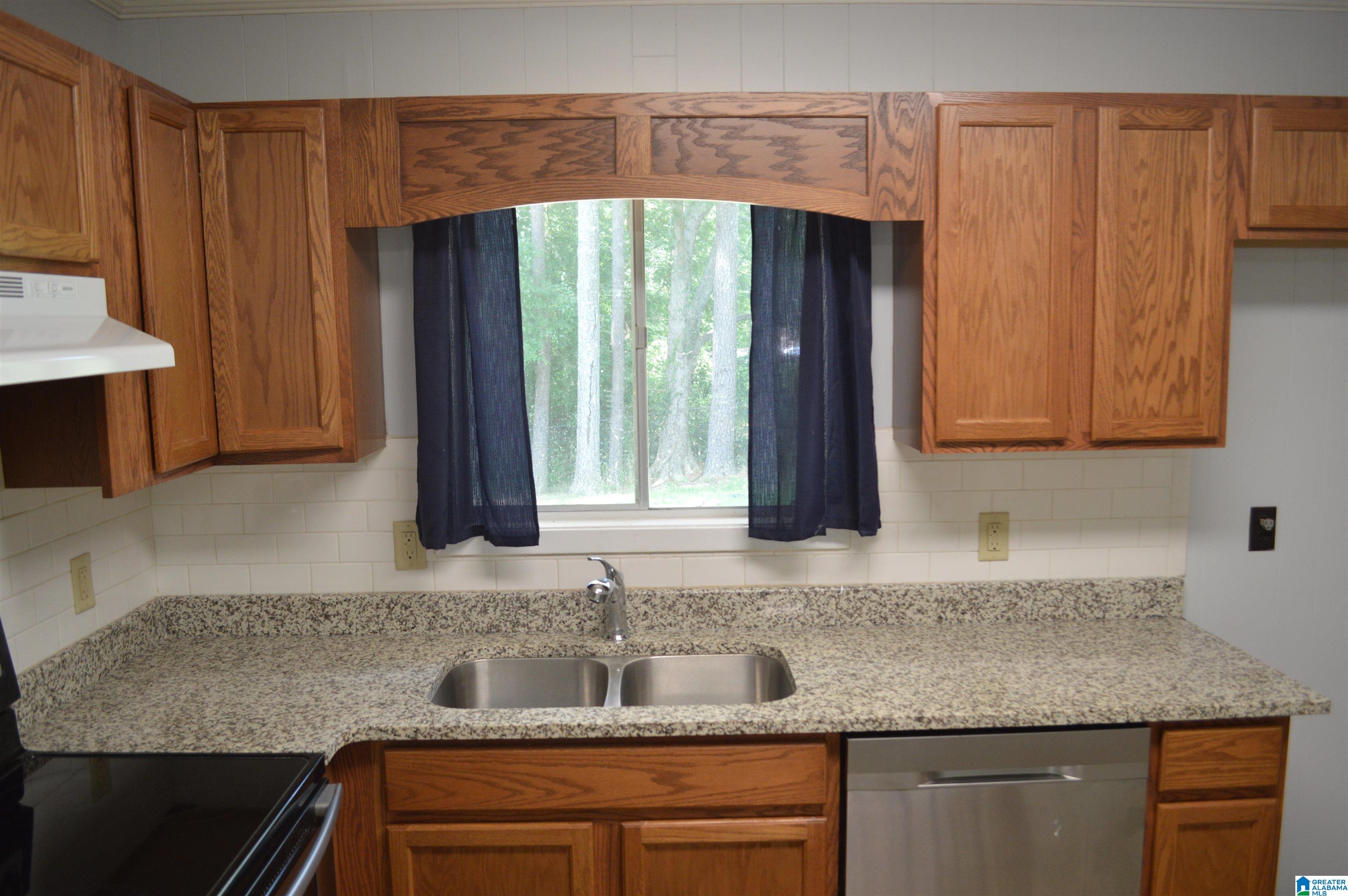 336 Westview Road Gardendale, AL 35071 - Photo 4 of 14
