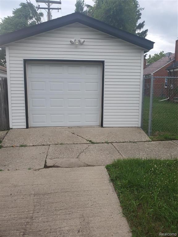 19401 Sunderland Road Detroit, MI 48219 - Photo 4 of 7