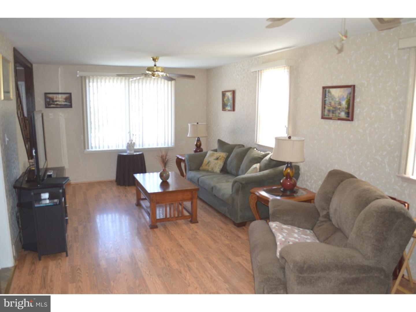 216 Upland Road Brookhaven, PA 19015 - Photo 2 of 25 Living Room