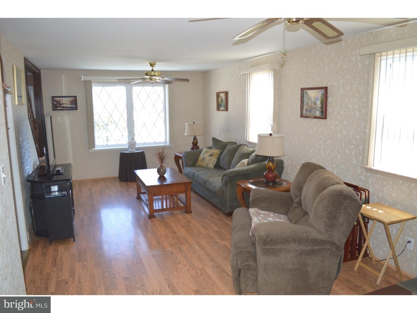 216 Upland Road Brookhaven, PA 19015 - Photo 13 of 25 Living Room