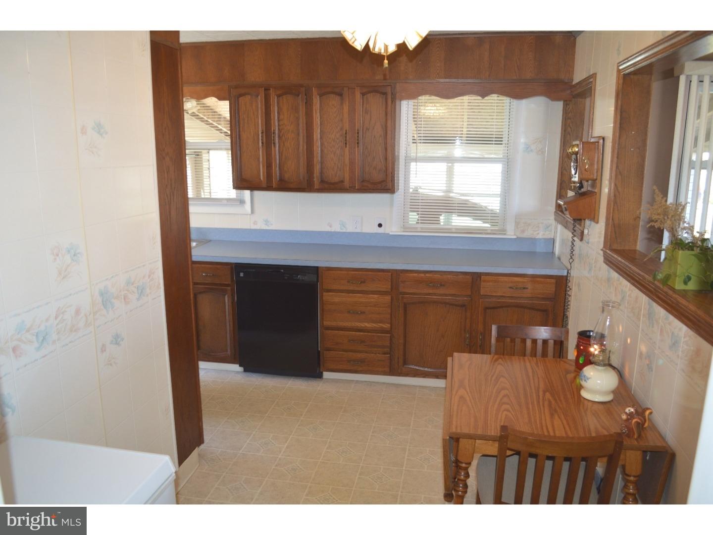 216 Upland Road Brookhaven, PA 19015 - Photo 6 of 25 Kitchen