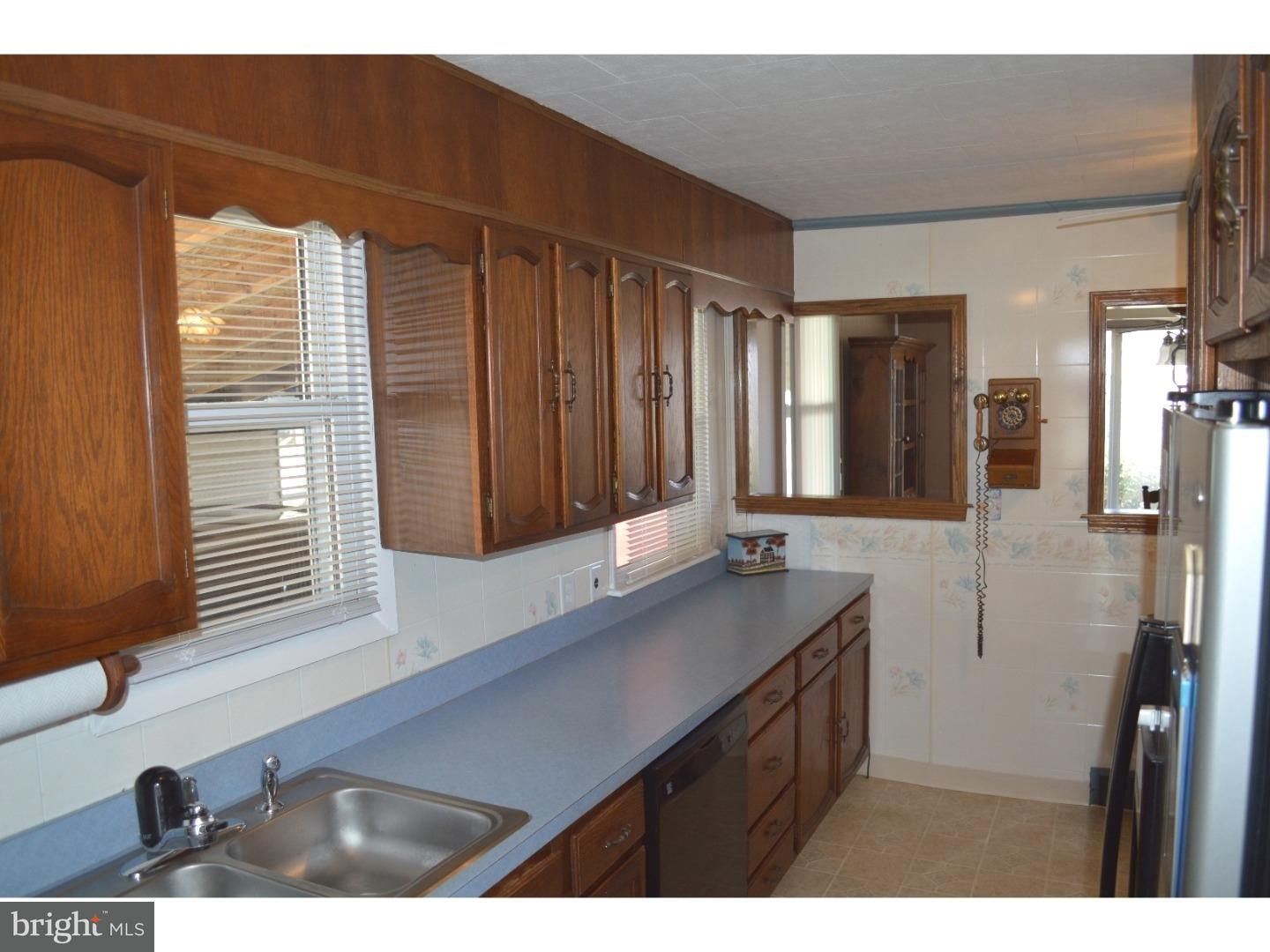 216 Upland Road Brookhaven, PA 19015 - Photo 9 of 25 Kitchen