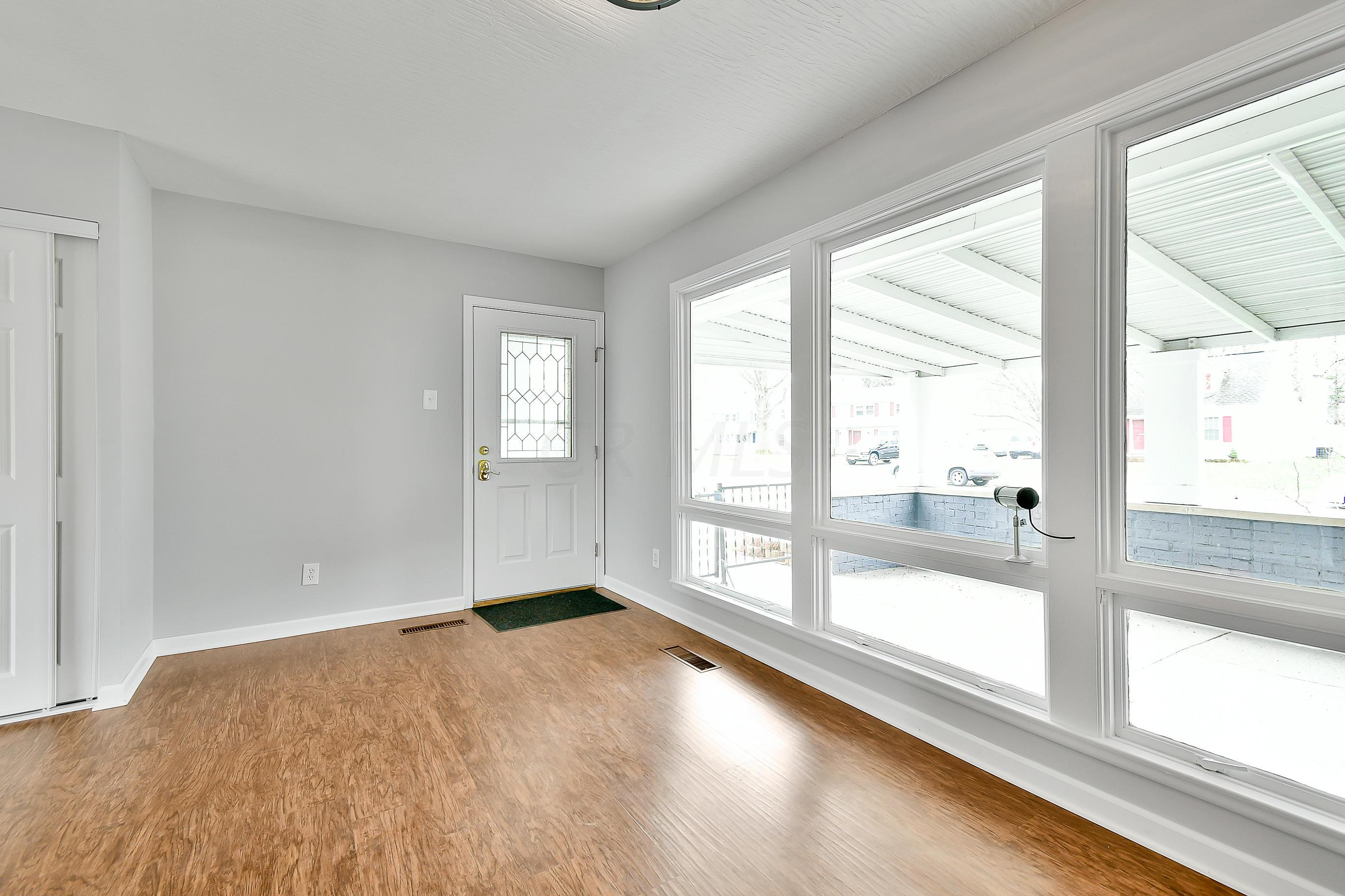 280 Danhurst Road Columbus, OH 43228 - Photo 8 of 35 Gallery Image 8