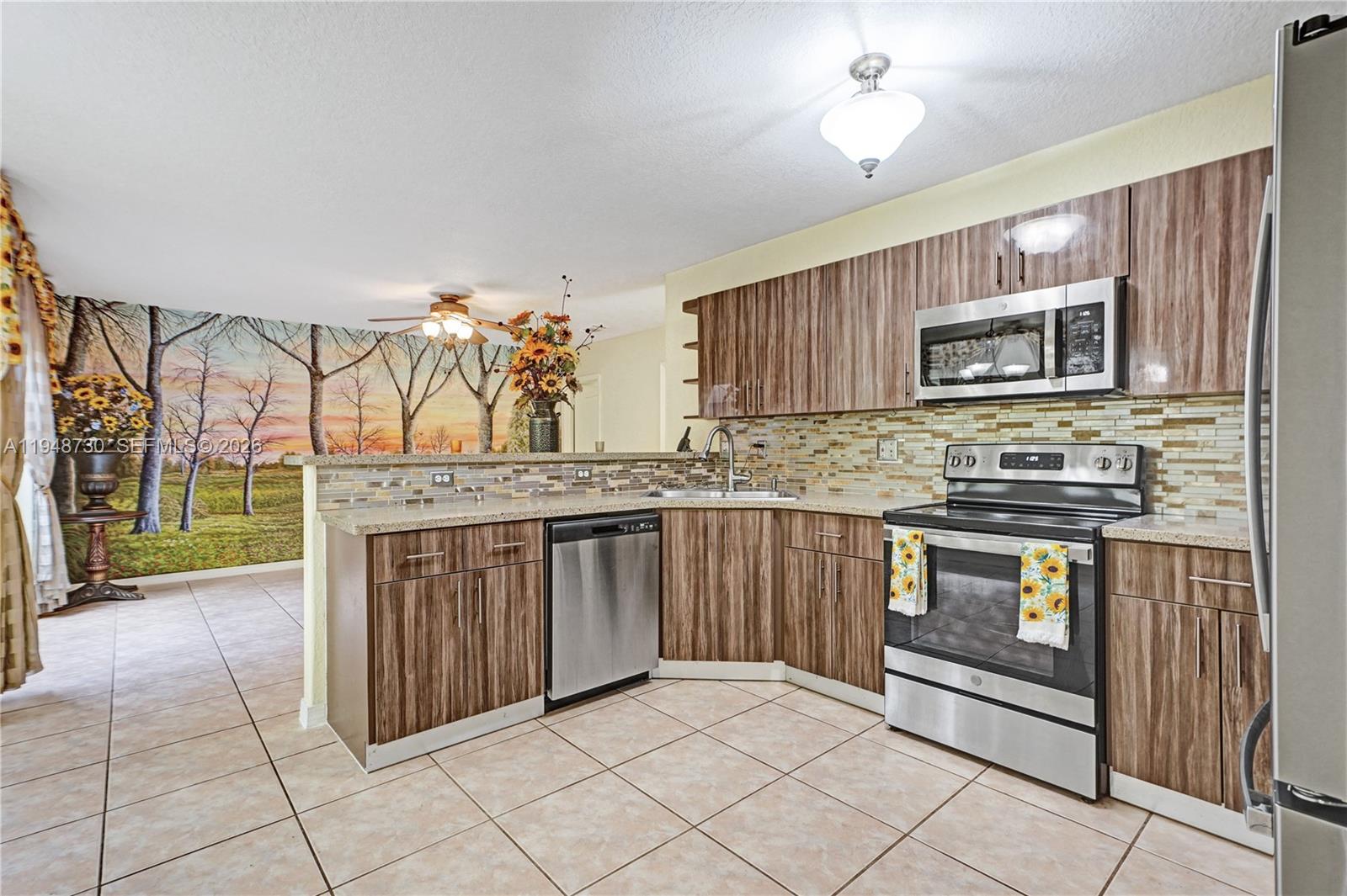 5502 Southwest 162nd Place Miami, FL 33185 - Photo 11 of 72