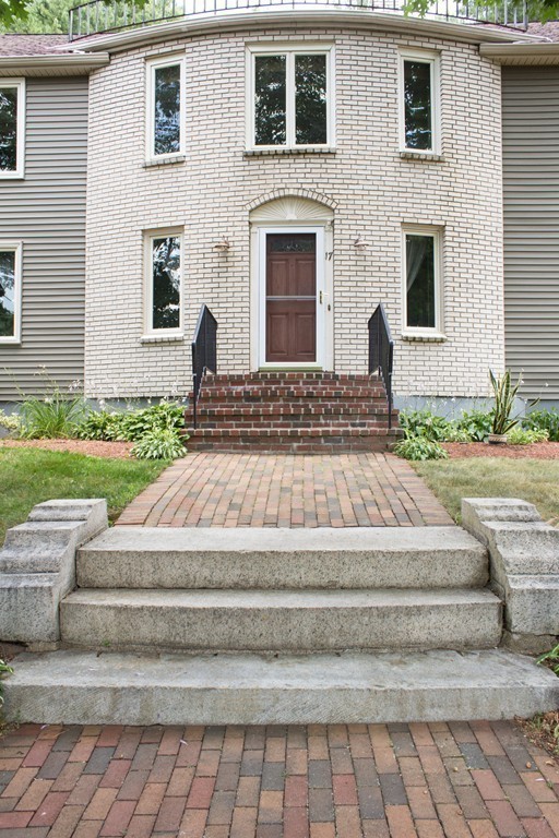 17 Robin Road Norfolk, MA 02056 - Photo 2 of 30 Gallery Image 2