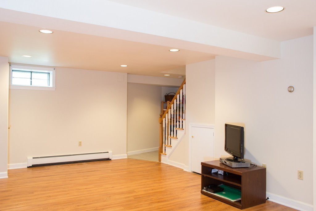 17 Robin Road Norfolk, MA 02056 - Photo 24 of 30 Gallery Image 24