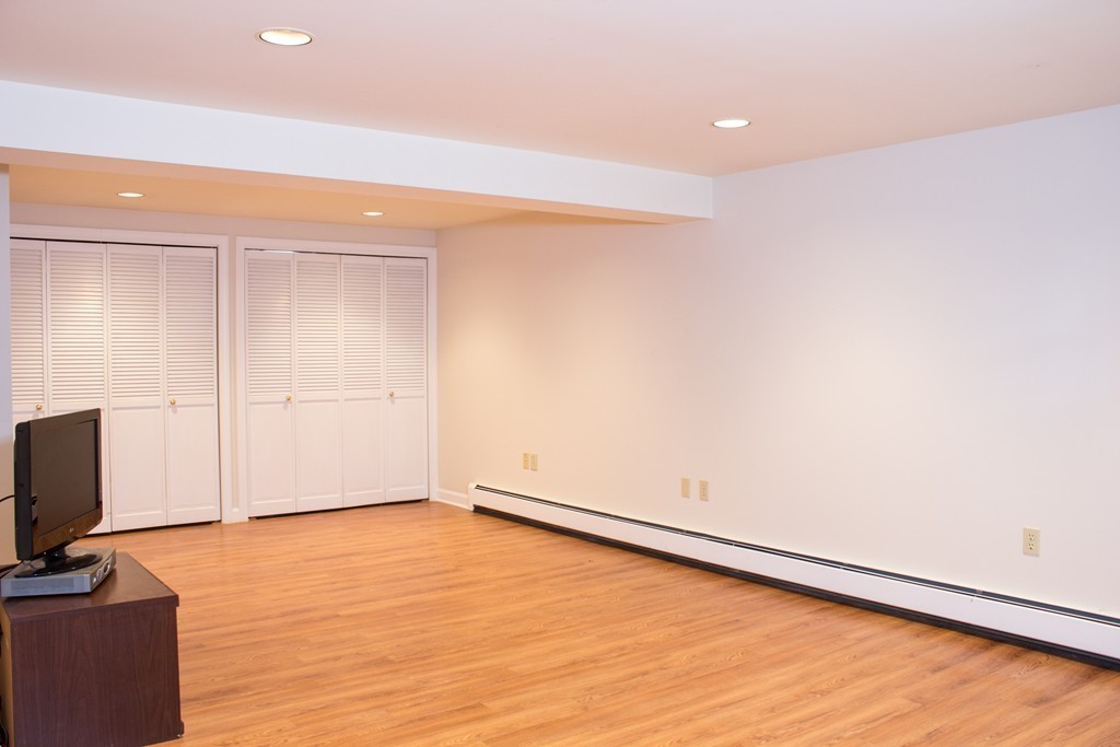 17 Robin Road Norfolk, MA 02056 - Photo 25 of 30 Gallery Image 25