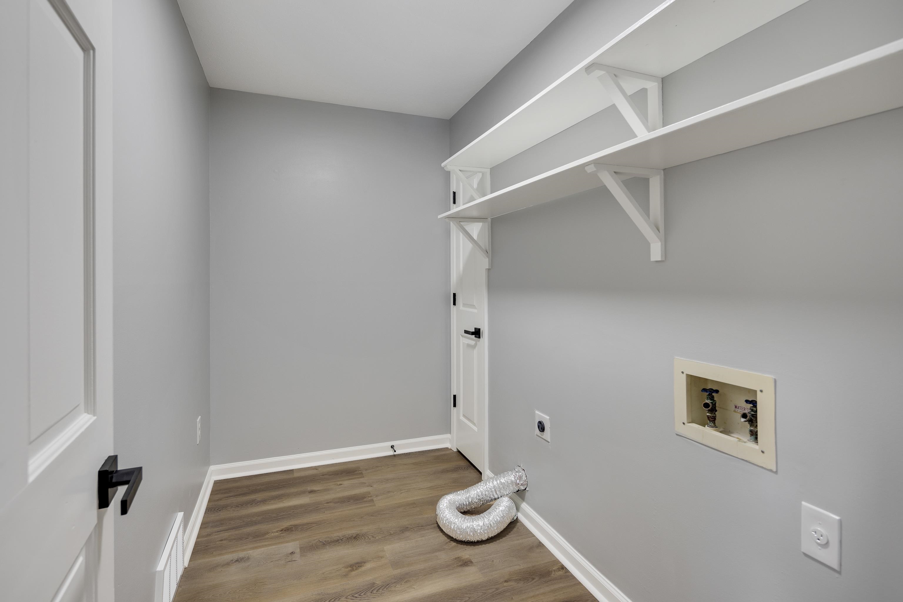 2096 Allenby Road Germantown, TN 38139 - Photo 18 of 40 a view of small space