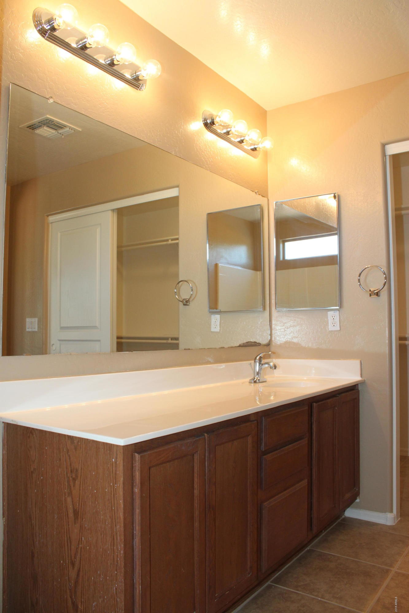 9126 West Payson Road Tolleson, AZ 85353 - Photo 15 of 31 Master Bathroom