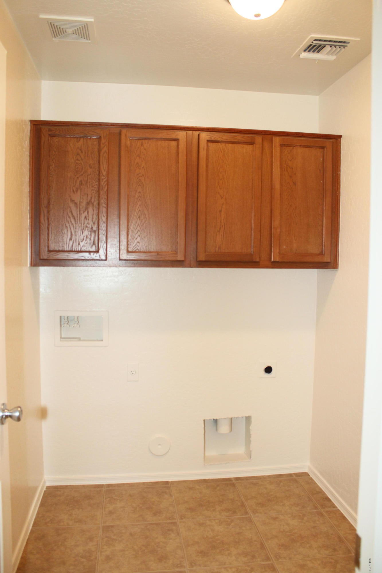 9126 West Payson Road Tolleson, AZ 85353 - Photo 17 of 31 Loundry Room