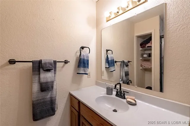 $339,500 | 73 Wilmore Road, Lake Ozark, MO 65049