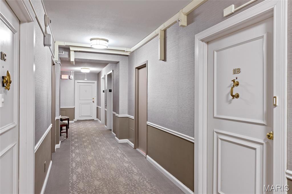 900 South Hanley Road, Unit 11B Clayton, MO 63105 - Photo 2 of 31 Gallery Image 2