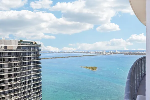 $3,200 | 1750 North Bayshore Drive, Unit 5611, Miami, FL 33132