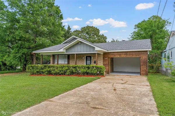 $234,900 | 1930 Cross Lake Boulevard, Shreveport, LA 71109