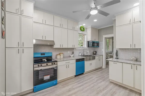 $234,900 | 1930 Cross Lake Boulevard, Shreveport, LA 71109