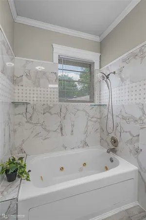 $234,900 | 1930 Cross Lake Boulevard, Shreveport, LA 71109