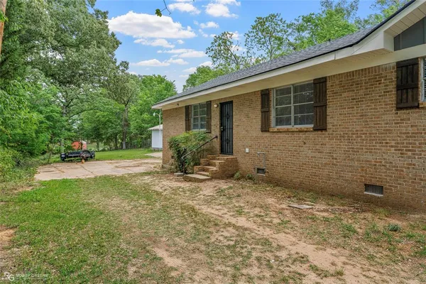 $234,900 | 1930 Cross Lake Boulevard, Shreveport, LA 71109