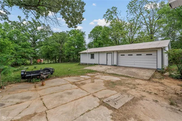 $234,900 | 1930 Cross Lake Boulevard, Shreveport, LA 71109