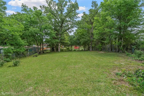 $234,900 | 1930 Cross Lake Boulevard, Shreveport, LA 71109