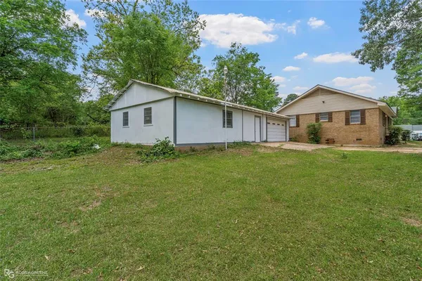 $234,900 | 1930 Cross Lake Boulevard, Shreveport, LA 71109