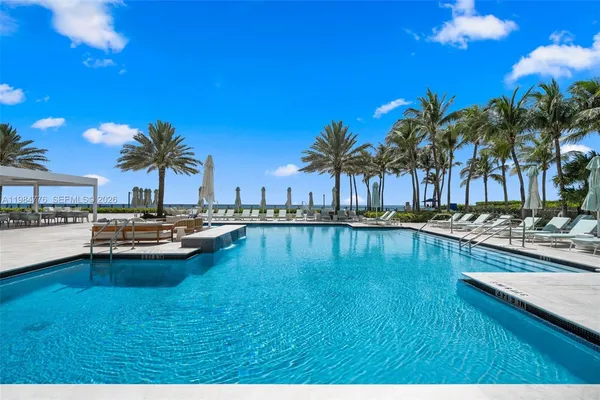 $19,500 | 16047 Collins Avenue, Unit 1604, Sunny Isles Beach, FL 33160